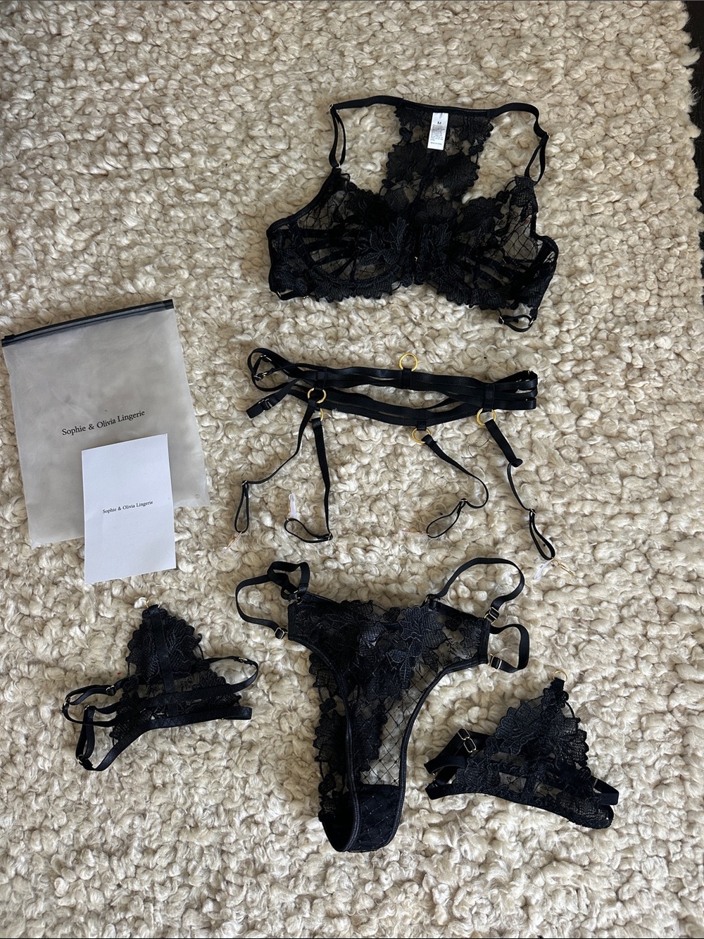Sophie & Olivia Black Lace 5-Piece Lingerie Set